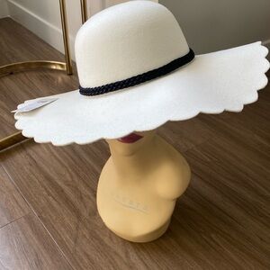 Off white hat, great for fall or winter white outfits